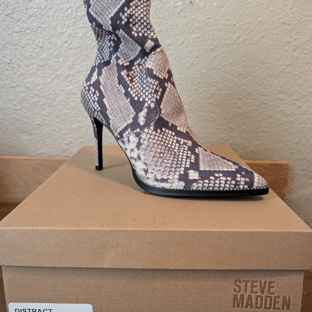 Steve Madden Black and Gray Snake Print Heeled Boots